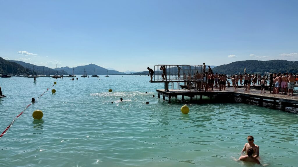 Lac worthersee plongeon loin